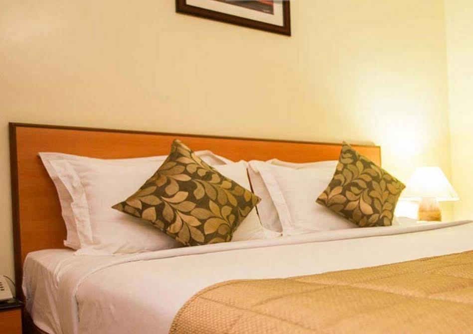 צ'נאי Taz Kamar Family Hotel מראה חיצוני תמונה